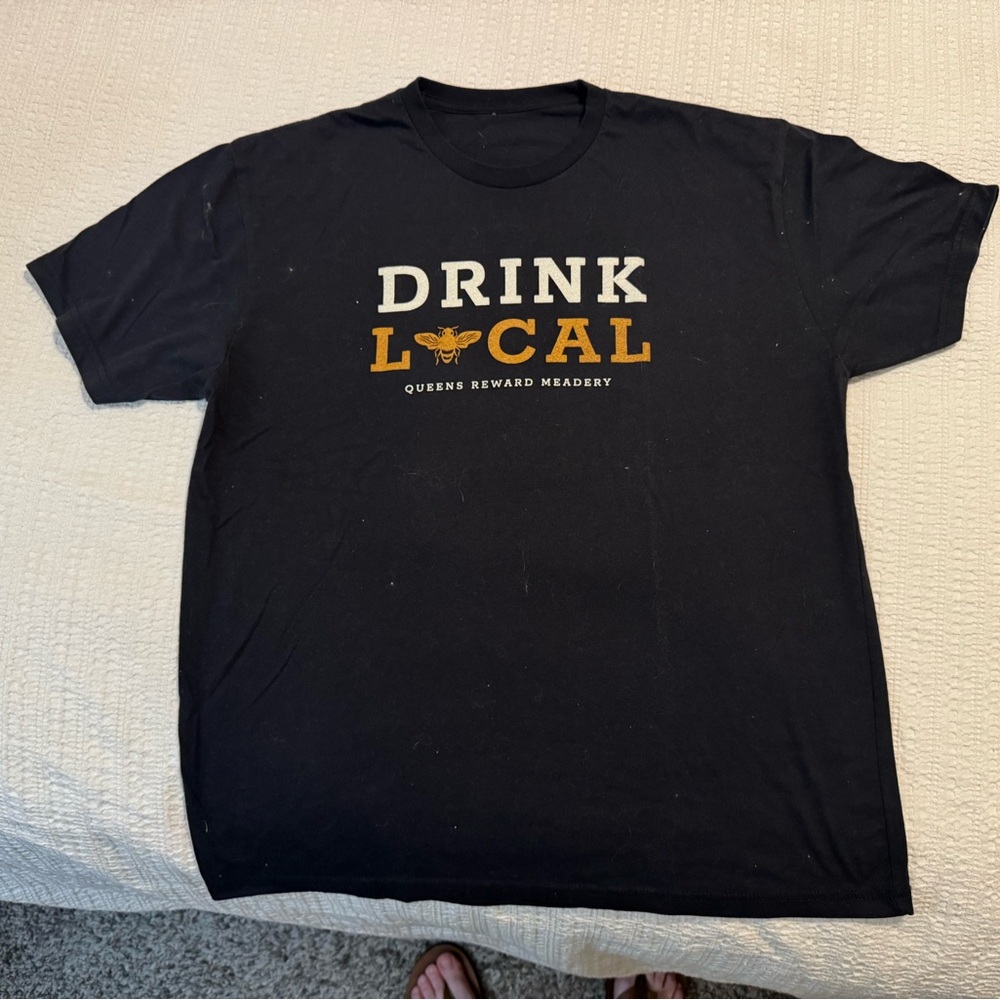 Queen’s Reward Meadery Drink Local Shirt Size XL